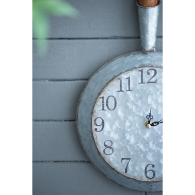 [vendor] 10.6x3x18.1 Frye Wall Clock